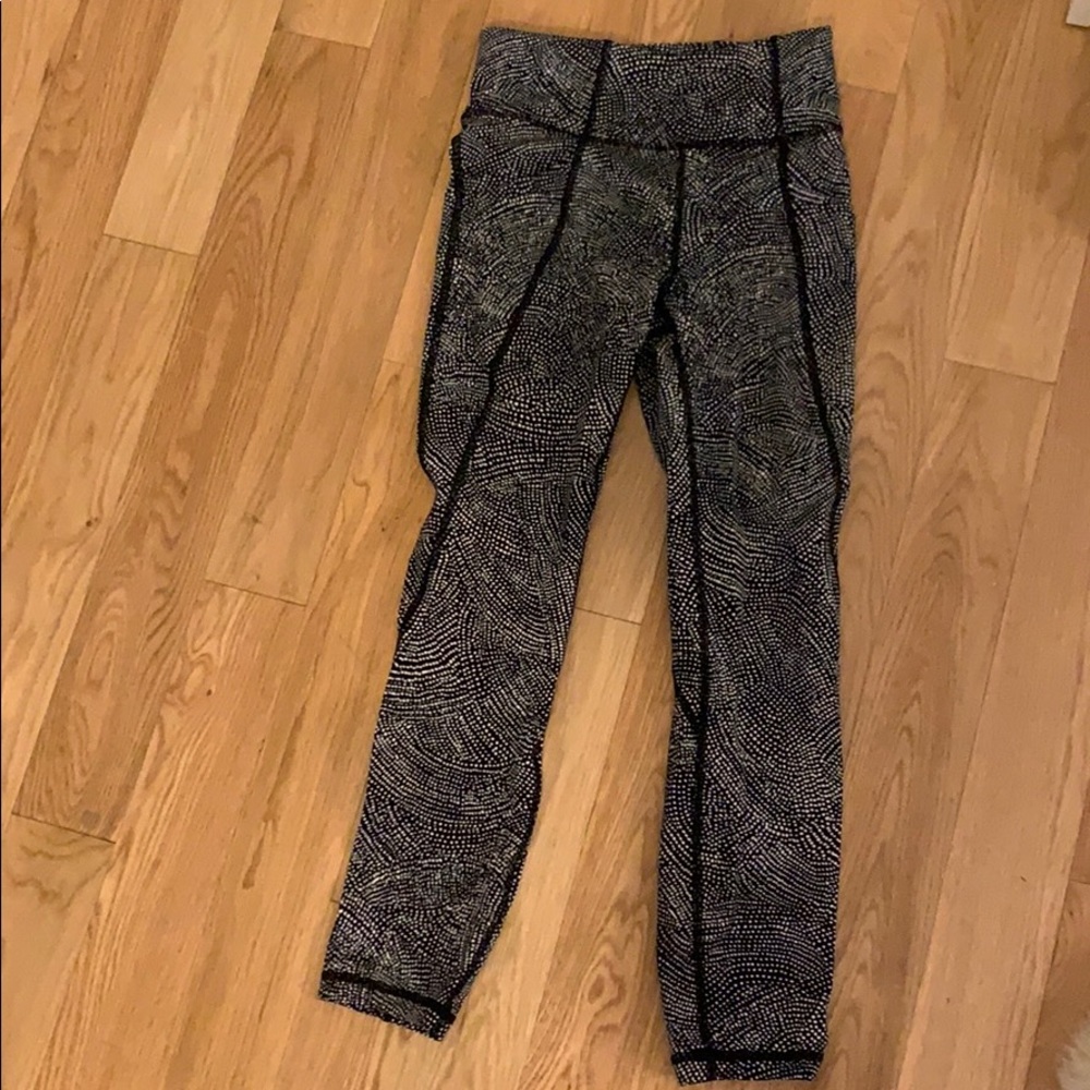 Lululemon Time to Sweat crop 23”